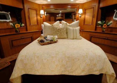 E8-Endless-Summer---Forward-Stateroom